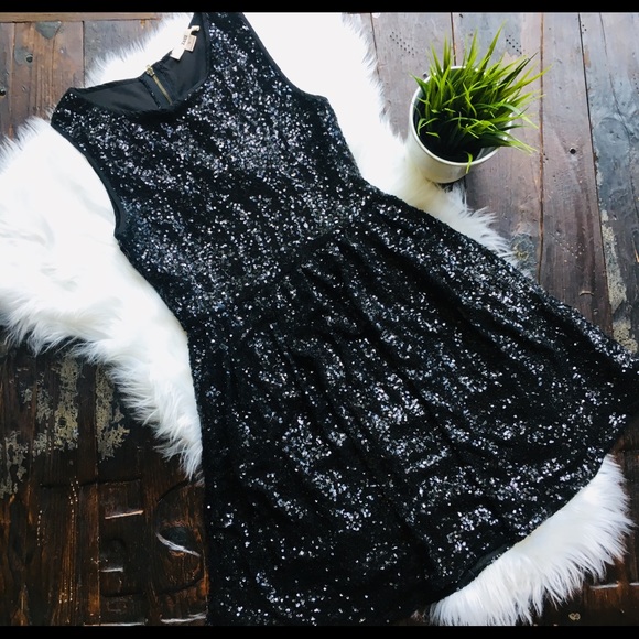 ISSI Dresses & Skirts - ISSI Black Sequin Fit and Flare Dress SMALL EUC